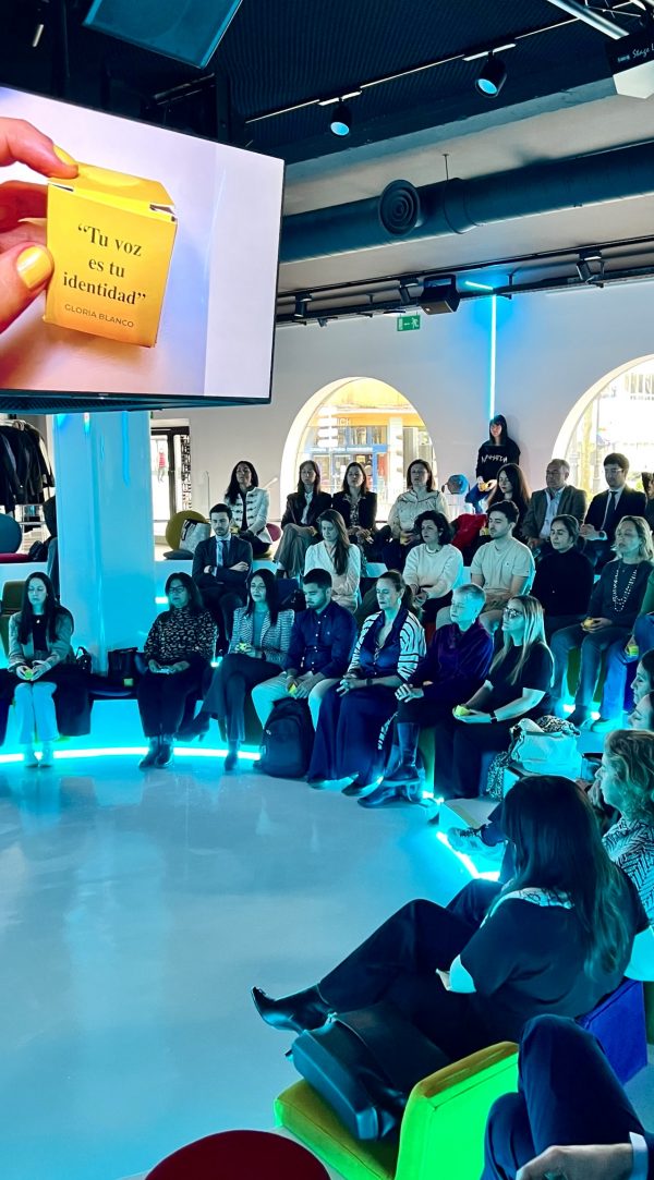 Evento Experiencial de Gloria Blanco “Libera tu voz. Vence tu miedo”